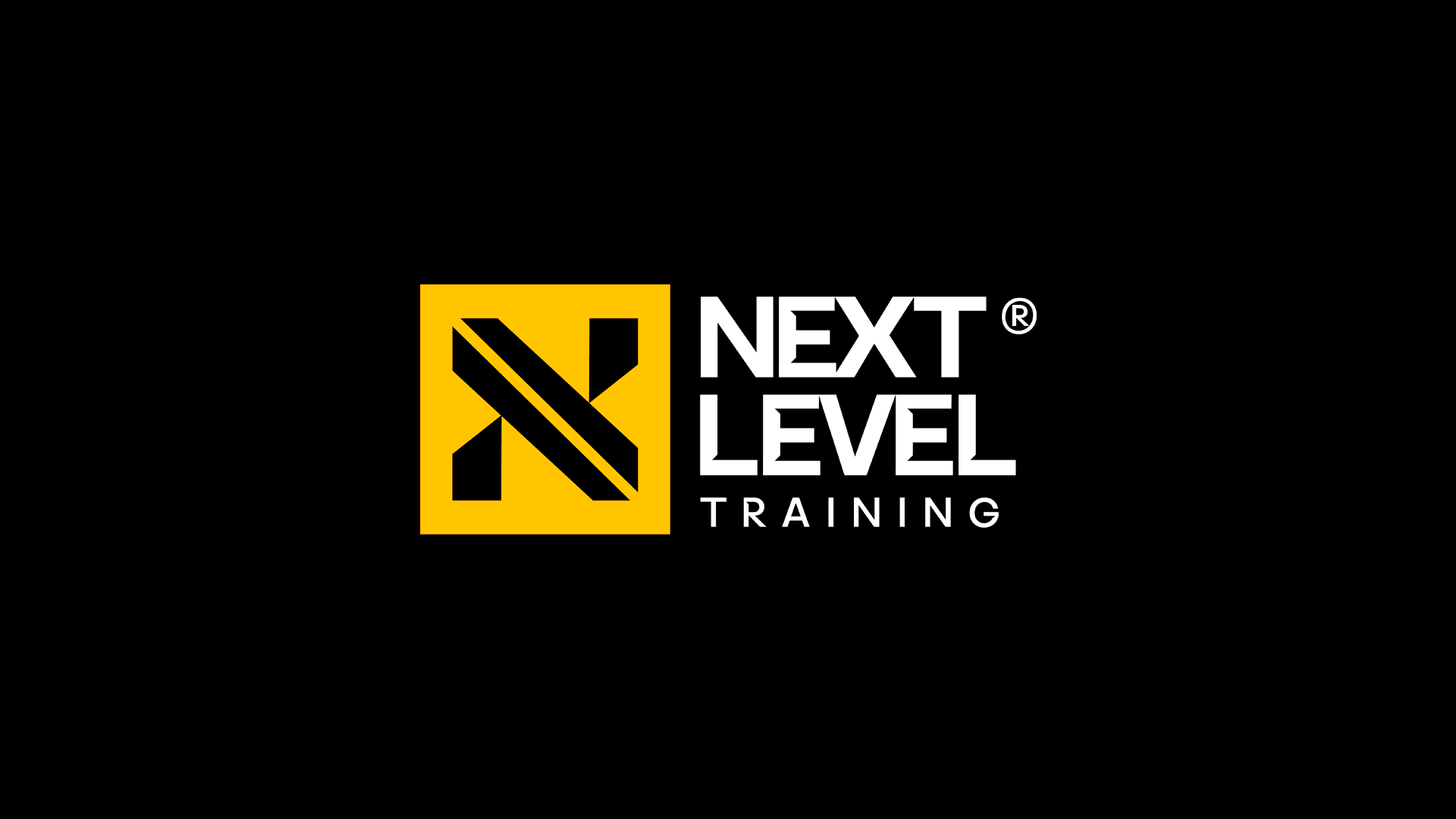 Animação da assinatura Next Level Training alternando entre fundos preto, amarelo e branco